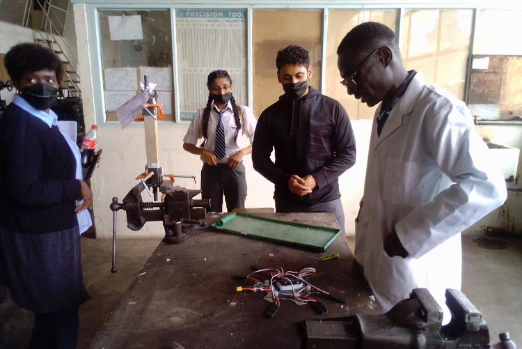 Visiting students in Machines Lab